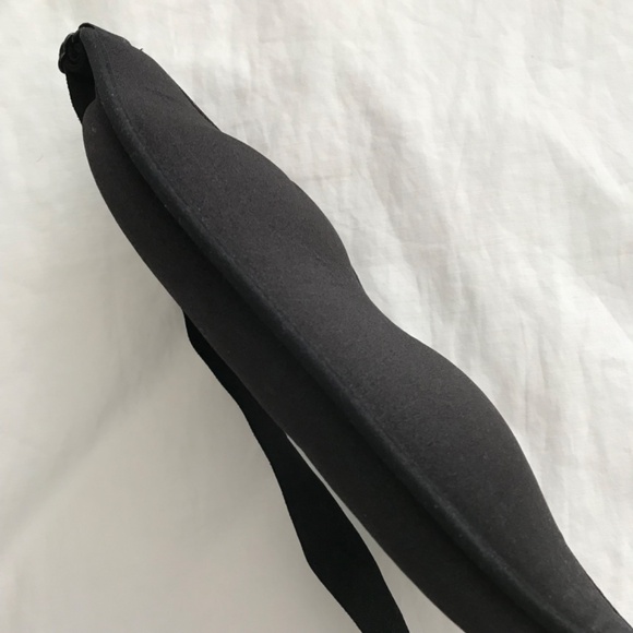 3D Contoured Sleep Eye Mask Blackout Black Adjustable Strap Airplane Travel Bed - Picture 10 of 10